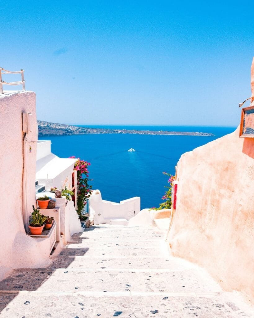 alt="Travel and Unpack Your Personality"