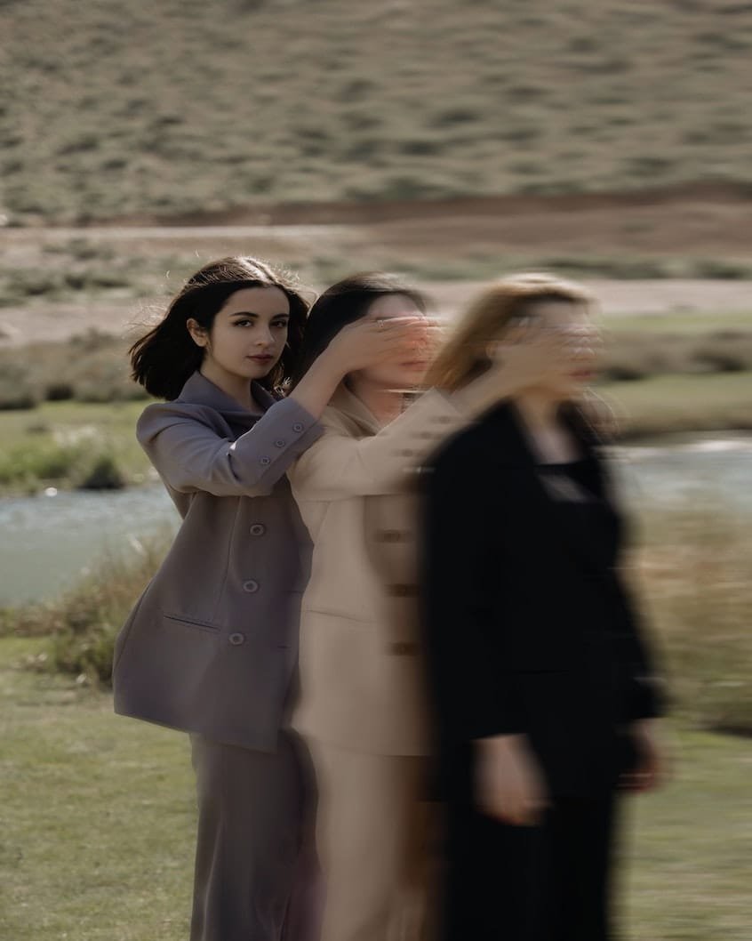 alt="Three Women Trusting Each Other"
