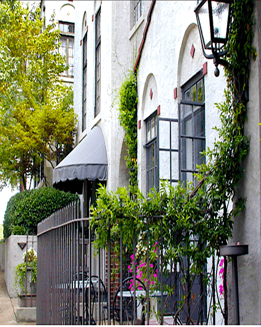 alt="Rembrandt's Coffee House Chattanooga, TN"