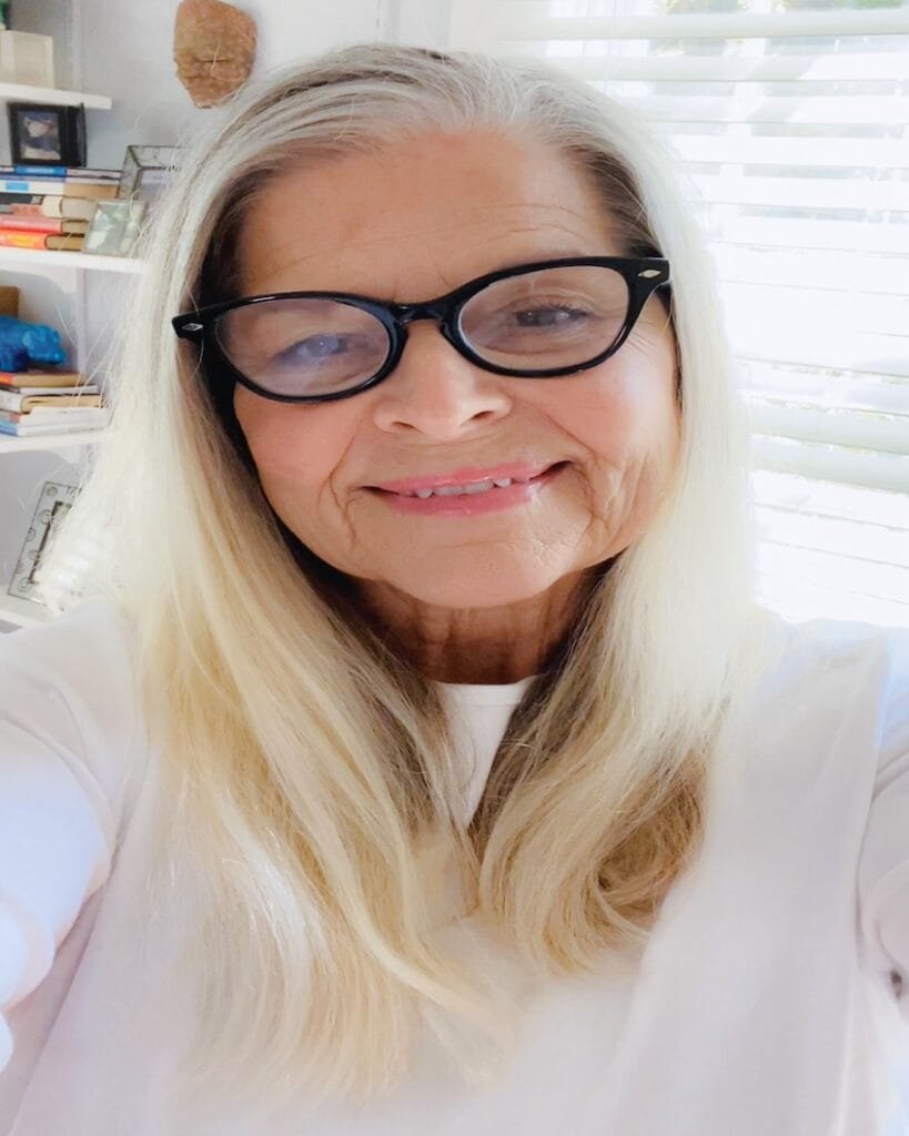 alt="Nina Zapala Goes Grey"