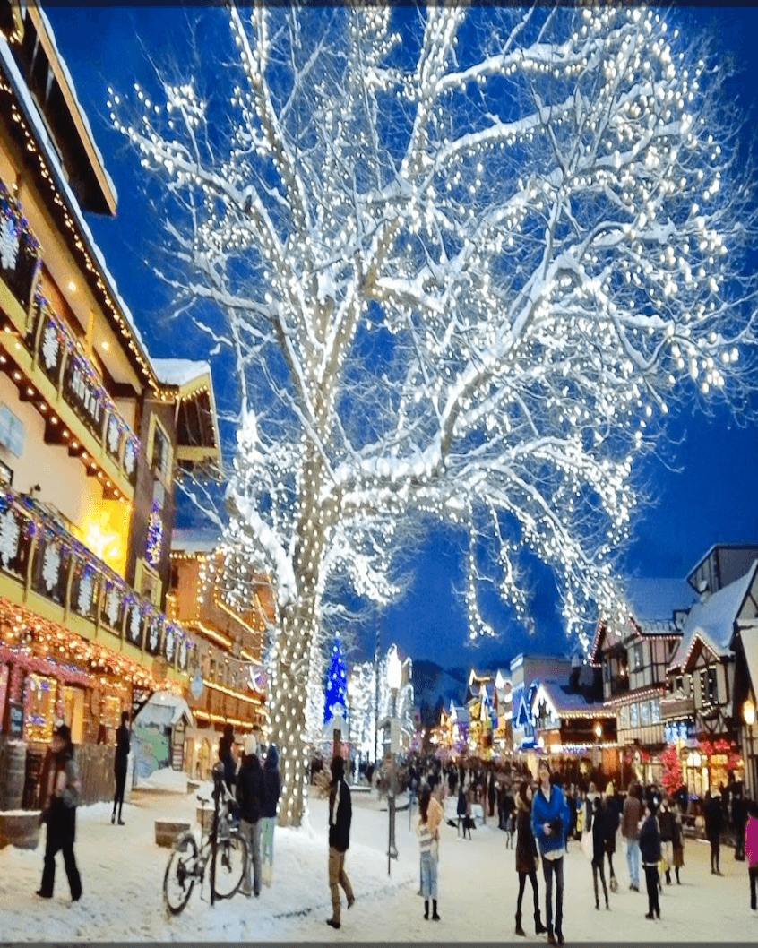 alt="Leavenworth A Cozy Christmarket in Leavenworth, Washington"