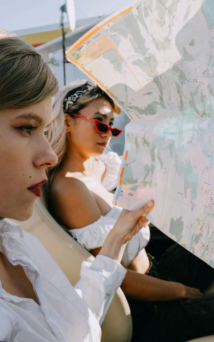 alt="Women Travelers"